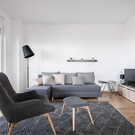 Rentplanet - Apartamenty Atal Tower Breslavia Esterno foto