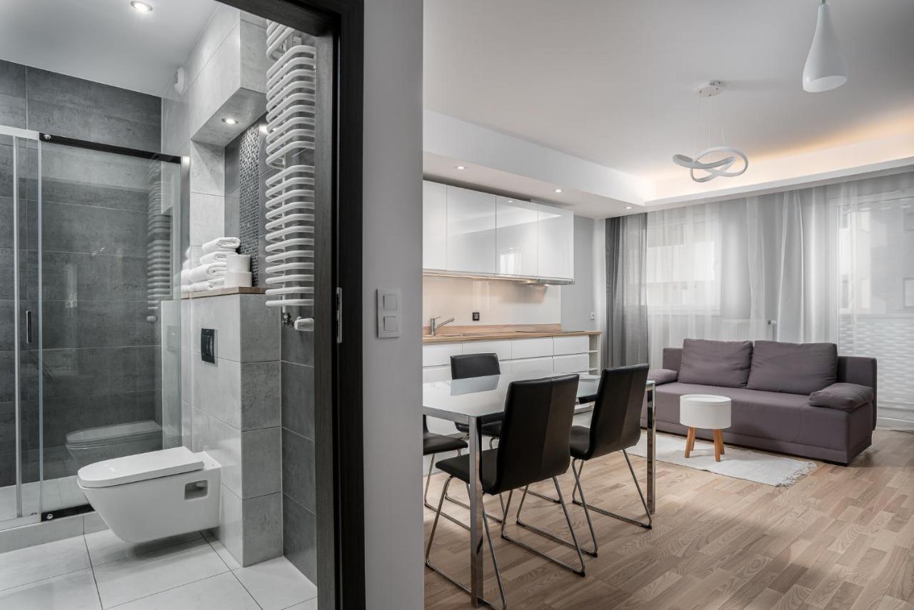 Rentplanet - Apartamenty Atal Tower Breslavia Esterno foto