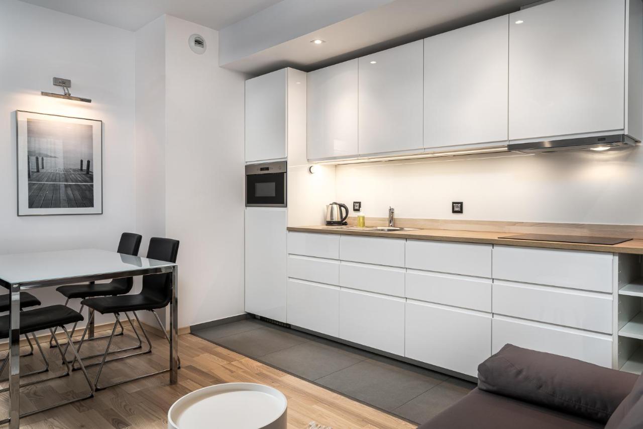 Rentplanet - Apartamenty Atal Tower Breslavia Esterno foto