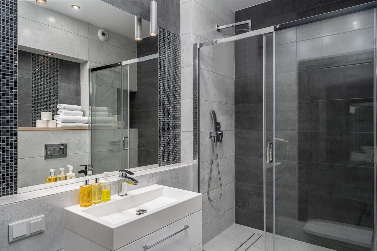 Rentplanet - Apartamenty Atal Tower Breslavia Esterno foto