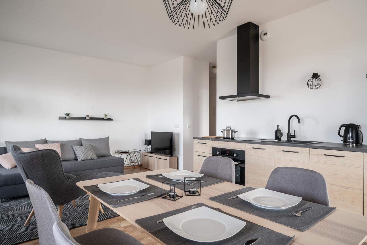 Rentplanet - Apartamenty Atal Tower Breslavia Esterno foto