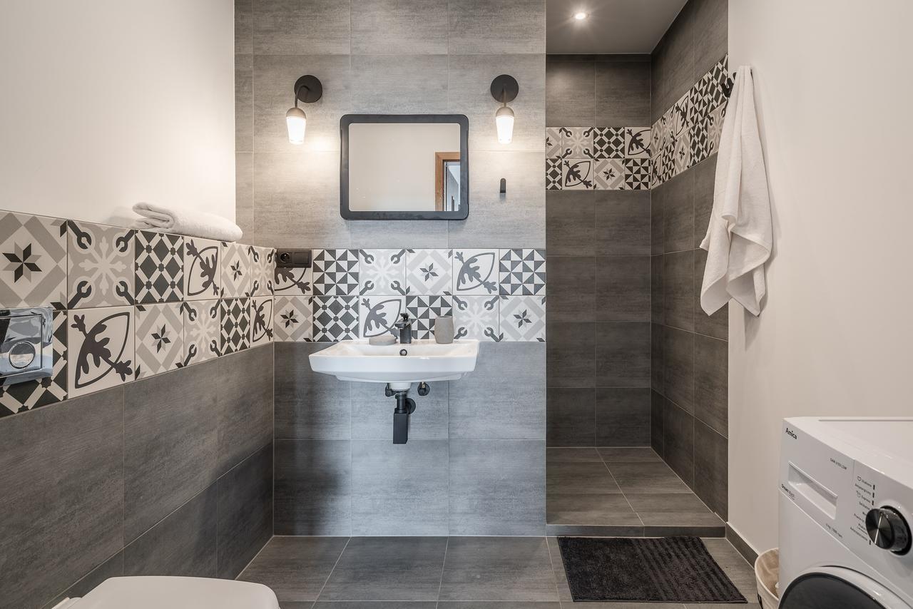 Rentplanet - Apartamenty Atal Tower Breslavia Esterno foto