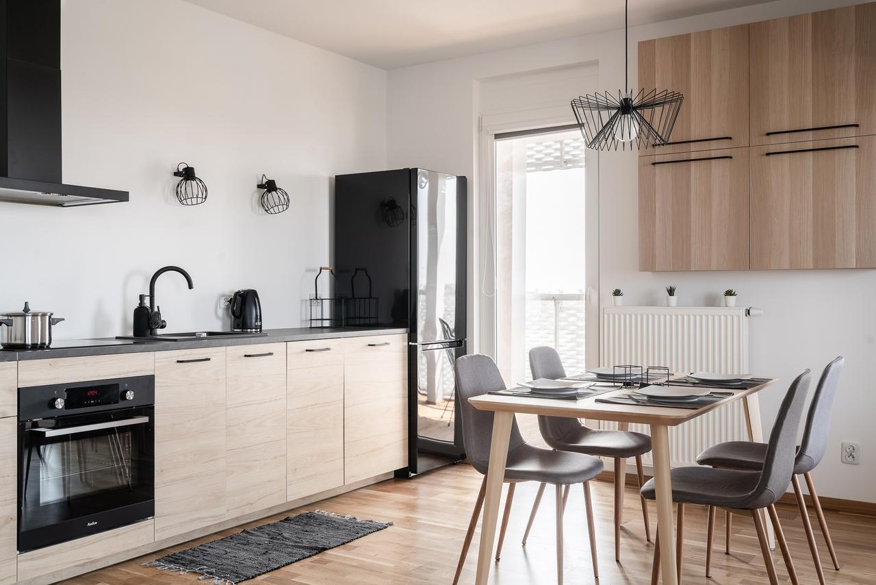 Rentplanet - Apartamenty Atal Tower Breslavia Esterno foto