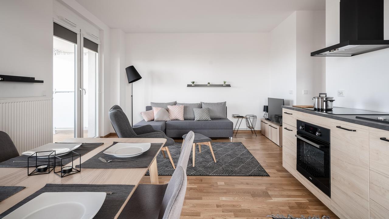 Rentplanet - Apartamenty Atal Tower Breslavia Esterno foto