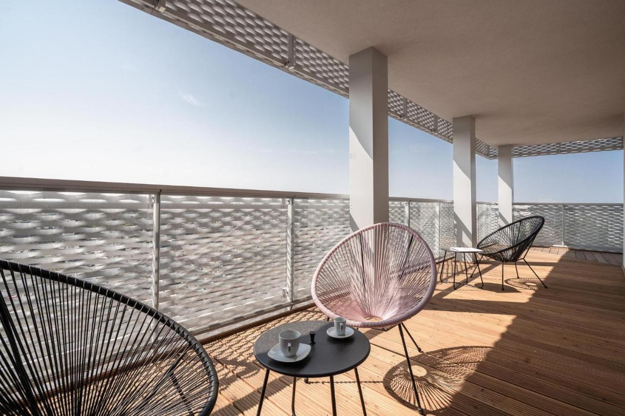 Rentplanet - Apartamenty Atal Tower Breslavia Esterno foto
