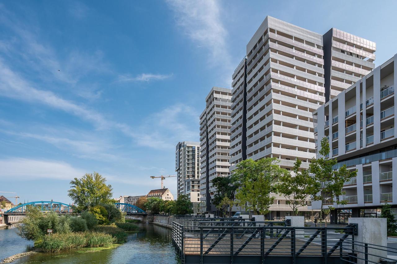 Rentplanet - Apartamenty Atal Tower Breslavia Esterno foto